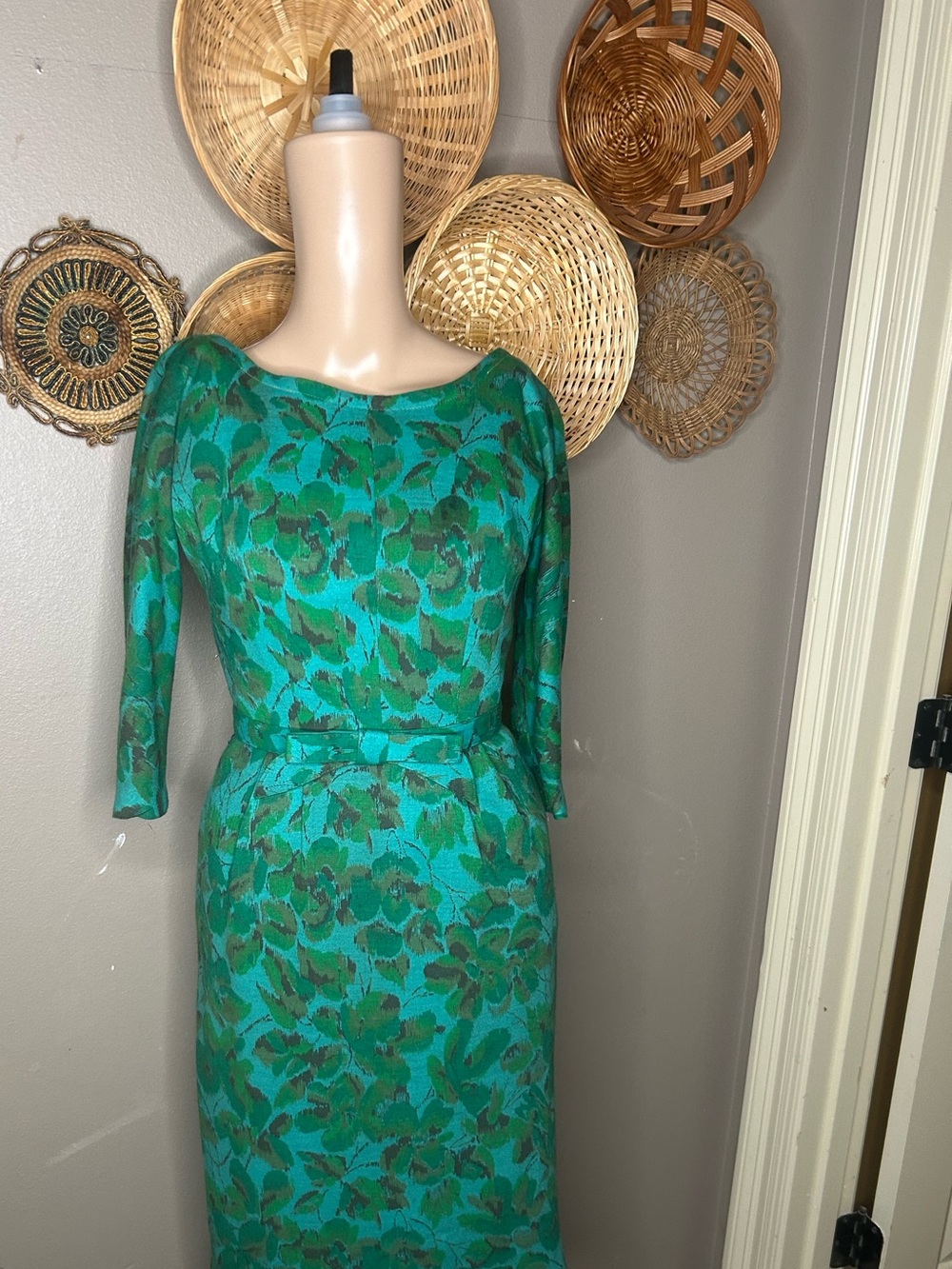 vintage 50s Green Floral Sheath Dress - Unbranded